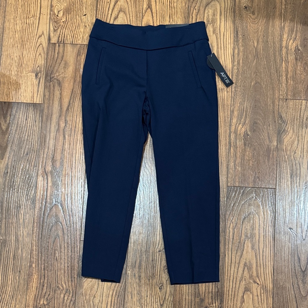 Navy cropped dress pants size 8 NWT